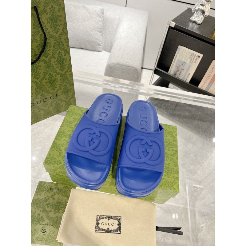 G*u*i slippers